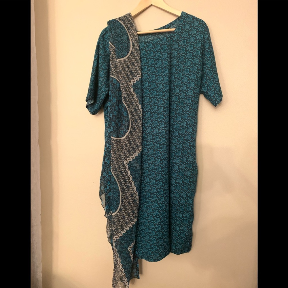 NWOT Indian/Pakistani Kurta and Dupatta (2 pieces)